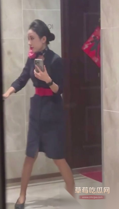 空姐下班后回到宿舍洗澡换衣服被大神多机位真实偷拍视频 16 空姐下班后回到宿舍洗澡换衣服被大神多机位真实偷拍视频 16