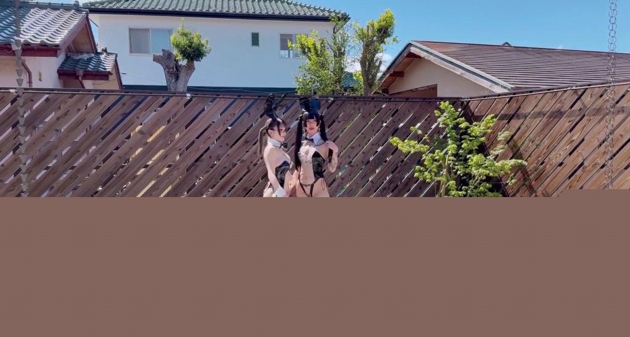 Komachi小丁双兔女郎表演浴缸内的暧昧洗澡1 Komachi小丁双兔女郎表演浴缸内的暧昧洗澡1