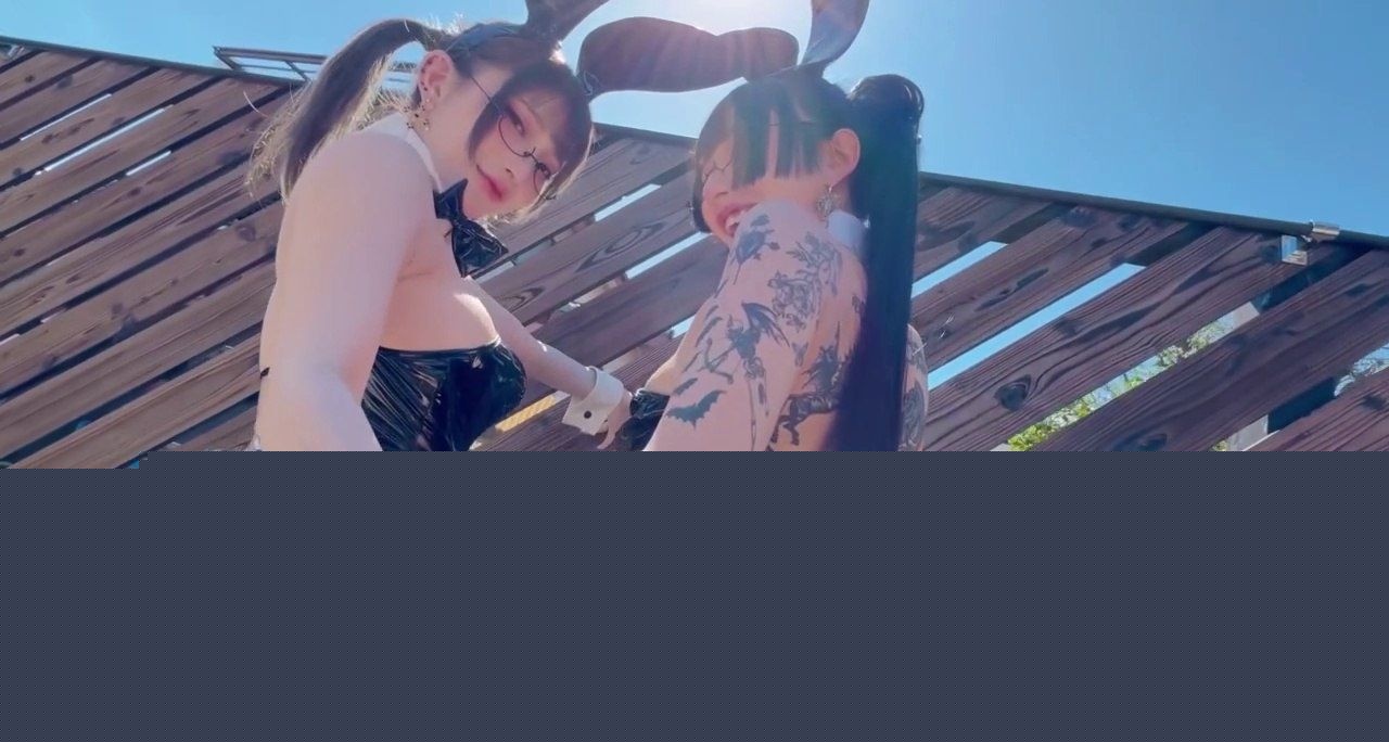 Komachi小丁双兔女郎表演浴缸内的暧昧洗澡2 Komachi小丁双兔女郎表演浴缸内的暧昧洗澡2