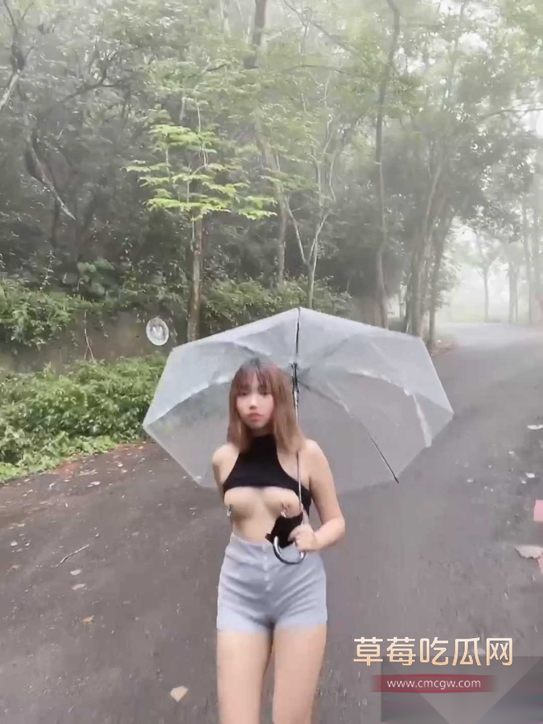 推特超火露出播主 Lunana露娜 山上露出拍摄 1