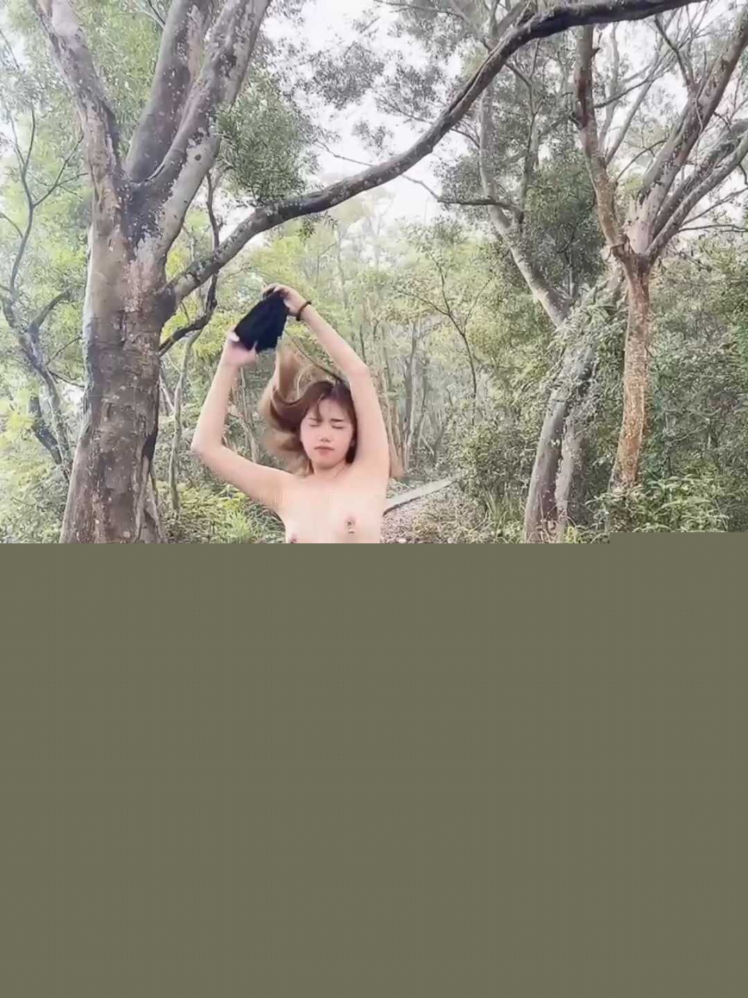 推特超火露出播主 Lunana露娜 山上露出拍摄 2