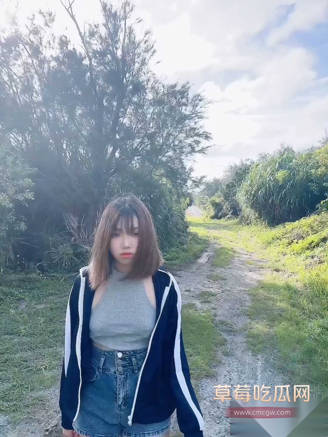 推特超火露出播主 Lunana露娜 山上露出拍摄 9