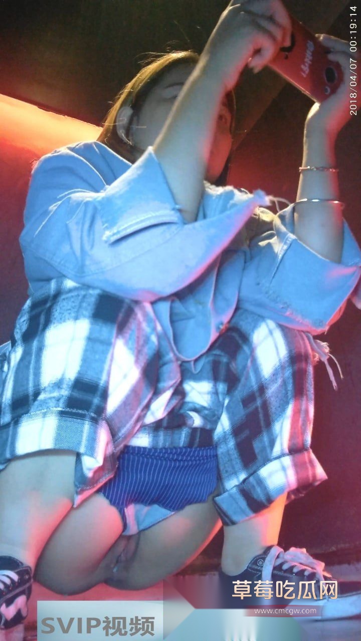 KTV女厕偷拍大合集70 KTV女厕偷拍大合集70