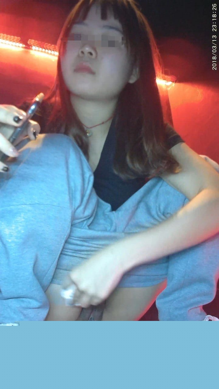 KTV女厕偷拍大合集103 KTV女厕偷拍大合集103