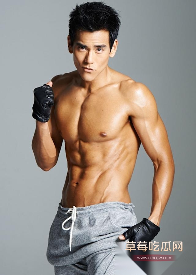 内娱炸裂大瓜 型男彭于晏被曝曾出柜追求台湾男艺人唐禹哲 现其私密被男人撸管视频在全网首次曝光！ 1