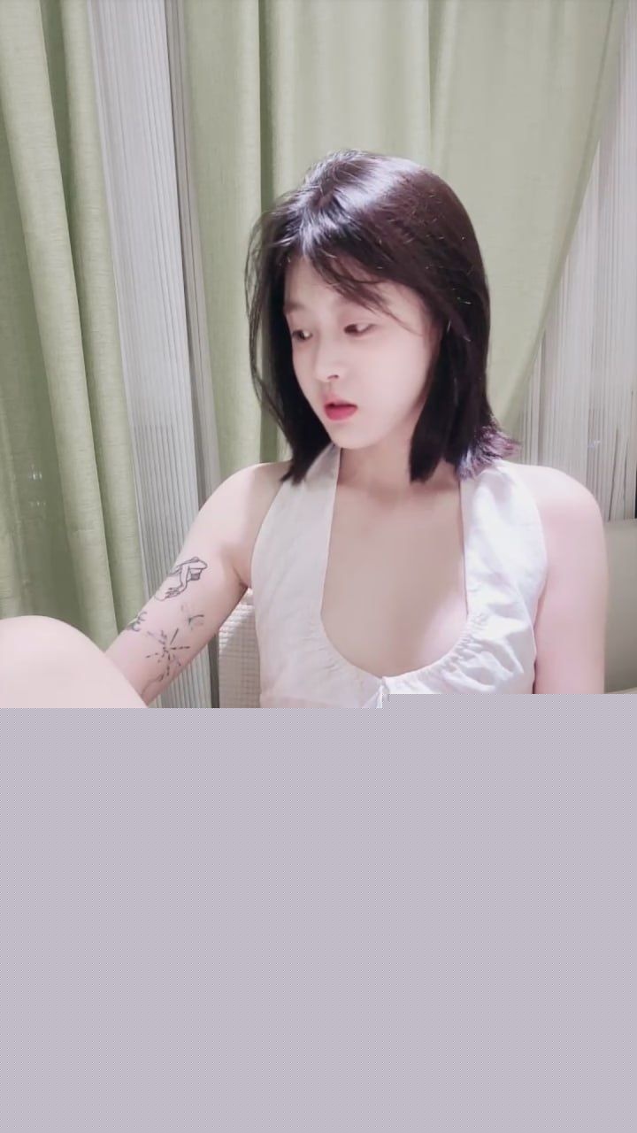 清纯校花源源最新自慰直播流出3 清纯校花源源最新自慰直播流出3