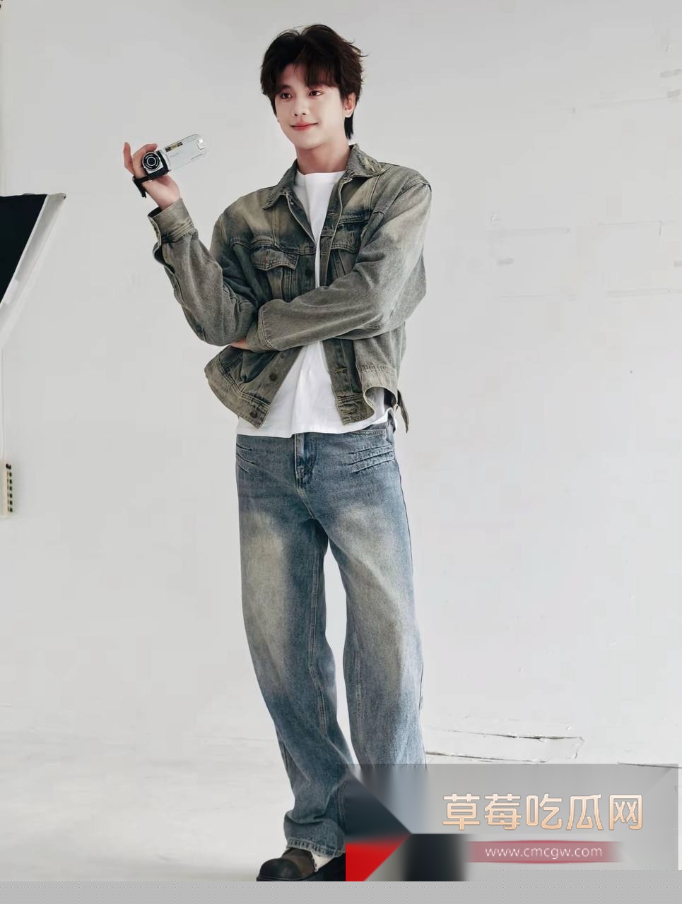 抖音19.8w粉丝男网红就叫王晨被女粉爆锤 称他只收奢侈品礼物和在有需求时候选妃操粉 还骂富婆粉丝有精神病! 20 抖音19.8w粉丝男网红就叫王晨被女粉爆锤 称他只收奢侈品礼物和在有需求时候选妃操粉 还骂富婆粉丝有精神病! 20