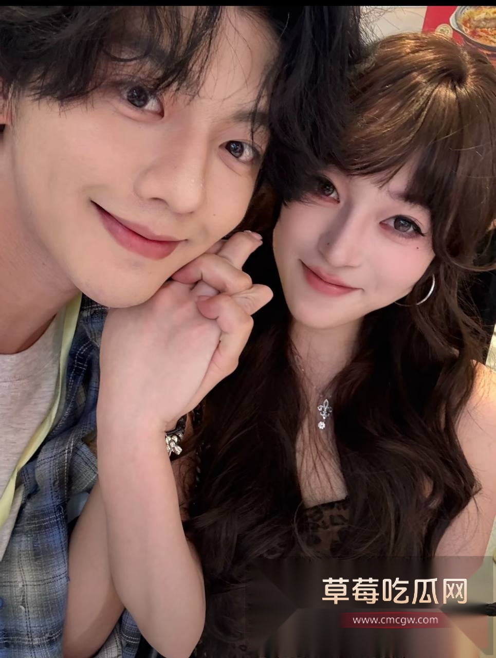 抖音19.8w粉丝男网红就叫王晨被女粉爆锤 称他只收奢侈品礼物和在有需求时候选妃操粉 还骂富婆粉丝有精神病! 23 抖音19.8w粉丝男网红就叫王晨被女粉爆锤 称他只收奢侈品礼物和在有需求时候选妃操粉 还骂富婆粉丝有精神病! 23