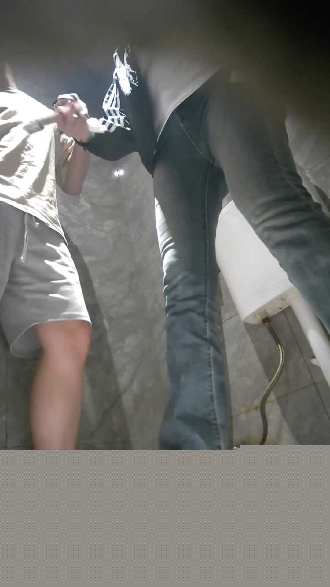 夜总会女厕所拍摄 2 夜总会女厕所拍摄 2