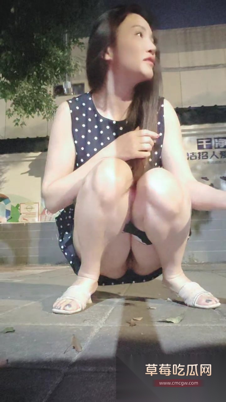 推特极品少妇 不知天地为何物 直播开滴滴流动卖逼 粉丝坐车可免费打炮 加油站厕所成专属刺激炮房！ 6