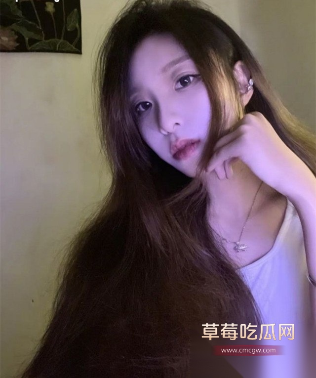 漂亮女友发骚记 长沙理工大学漂亮学妹张怡涵刚入校就被学长拿下 酒店与男友恩爱口交啪啪并拍视频留念! 2 漂亮女友发骚记 长沙理工大学漂亮学妹张怡涵刚入校就被学长拿下 酒店与男友恩爱口交啪啪并拍视频留念! 2