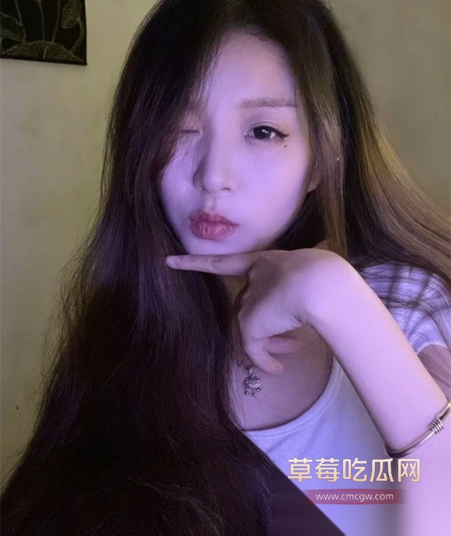 漂亮女友发骚记 长沙理工大学漂亮学妹张怡涵刚入校就被学长拿下 酒店与男友恩爱口交啪啪并拍视频留念! 3 漂亮女友发骚记 长沙理工大学漂亮学妹张怡涵刚入校就被学长拿下 酒店与男友恩爱口交啪啪并拍视频留念! 3