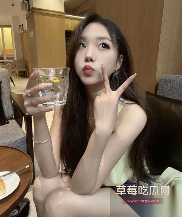 漂亮女友发骚记 长沙理工大学漂亮学妹张怡涵刚入校就被学长拿下 酒店与男友恩爱口交啪啪并拍视频留念! 4 漂亮女友发骚记 长沙理工大学漂亮学妹张怡涵刚入校就被学长拿下 酒店与男友恩爱口交啪啪并拍视频留念! 4