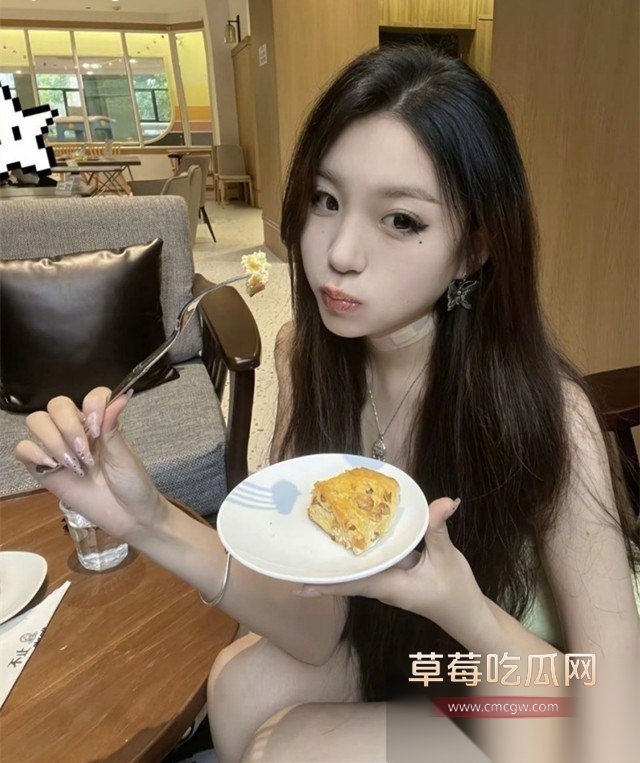 漂亮女友发骚记 长沙理工大学漂亮学妹张怡涵刚入校就被学长拿下 酒店与男友恩爱口交啪啪并拍视频留念! 6 漂亮女友发骚记 长沙理工大学漂亮学妹张怡涵刚入校就被学长拿下 酒店与男友恩爱口交啪啪并拍视频留念! 6