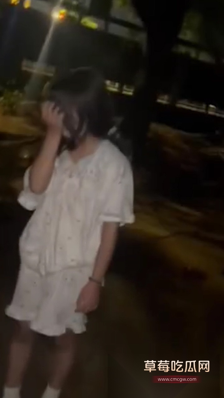 汕头潮南两英镇一学生妹被精神小妹脱衣霸凌狂扇巴掌后 想不开跳河 死都不怕却不敢反击 太可悲！ 8