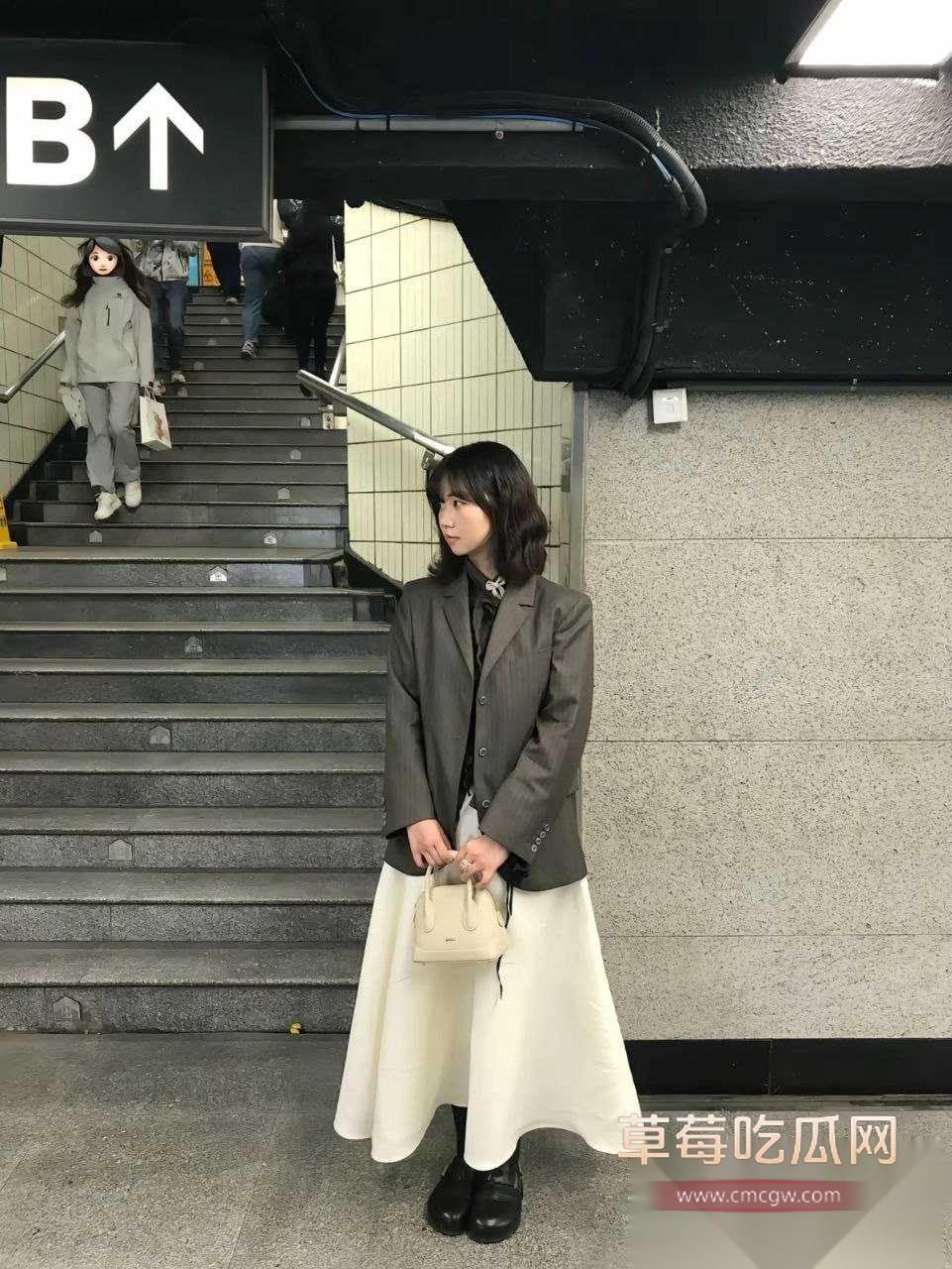 上海富二代大哥包养中日混血妹子 10