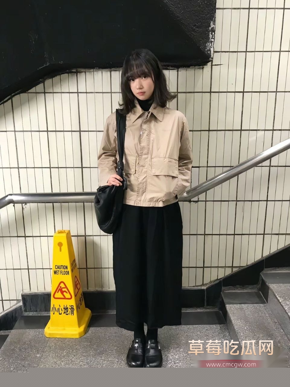 上海富二代大哥包养中日混血妹子 12