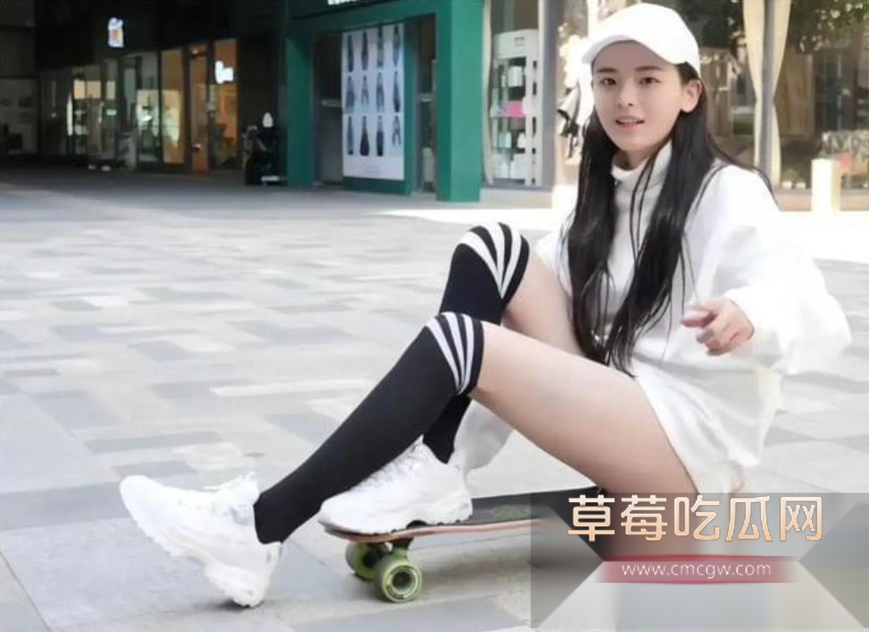 高能内娱大瓜!锦鲤女星杨超越被对家放出素人时期被人下药迷奸视频 昏睡的她被脱光了用吸管玩穴大屌拍脸! 5 高能内娱大瓜!锦鲤女星杨超越被对家放出素人时期被人下药迷奸视频 昏睡的她被脱光了用吸管玩穴大屌拍脸! 5