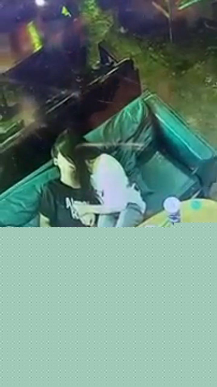 福建酒吧惊现小情侣激情缠绵 5