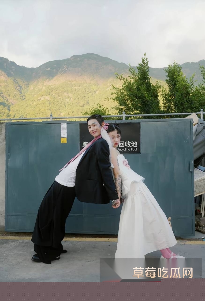 抖音小网红王大钳子被前男友爆料在交往期间出轨男网红洛桑 且同时与多男约炮 有性爱视频为证 母狗实锤！ 63