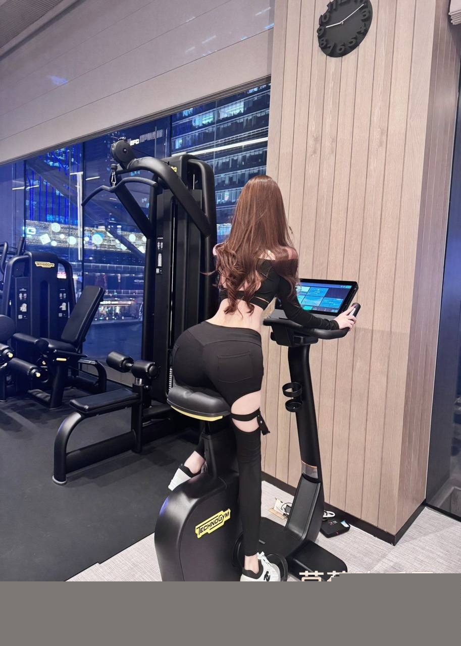 推特福利姬李恩秀巨乳黑丝做爱私拍大曝光 20 推特福利姬李恩秀巨乳黑丝做爱私拍大曝光 20