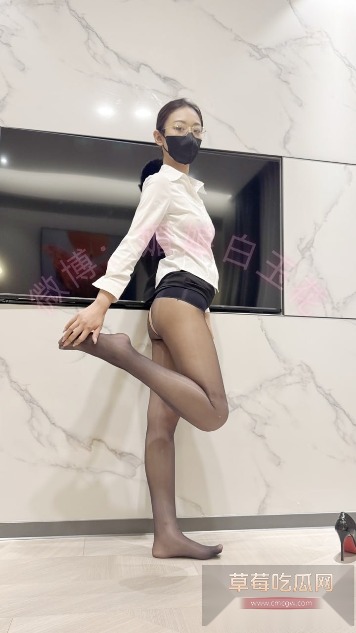 抖音微博御姐女神媚娘白玉花足控腿控丝袜婚纱中式新娘大合集 26