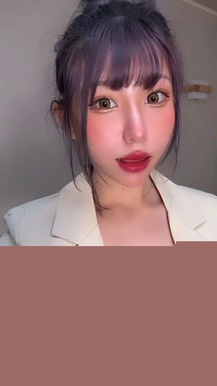 御姐女神艾玛Emma在温泉掀起巨乳浪潮1