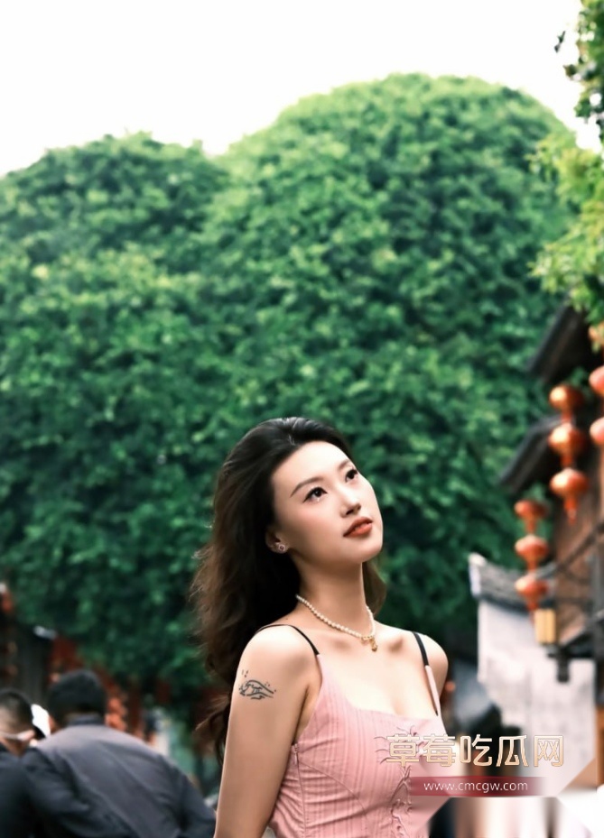 中国东方演艺集团话剧演员李亦甯被曝为了往上爬床上使劲巴结领导 撅起屁股求操给男人舔脚 用尽了手段! 2 中国东方演艺集团话剧演员李亦甯被曝为了往上爬床上使劲巴结领导 撅起屁股求操给男人舔脚 用尽了手段! 2