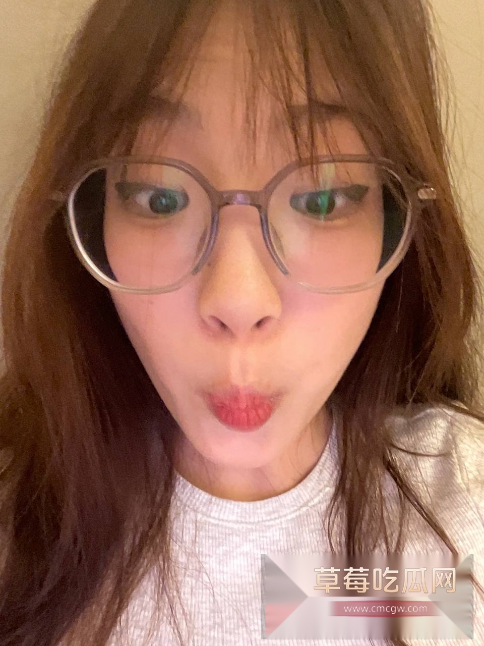 青岛黄海学院女大赵岚馨为了抓住帅气男友的心 天天与男友开蜜月套房啪啪 主动用奶子给男友比心 妥妥女舔狗！ 5