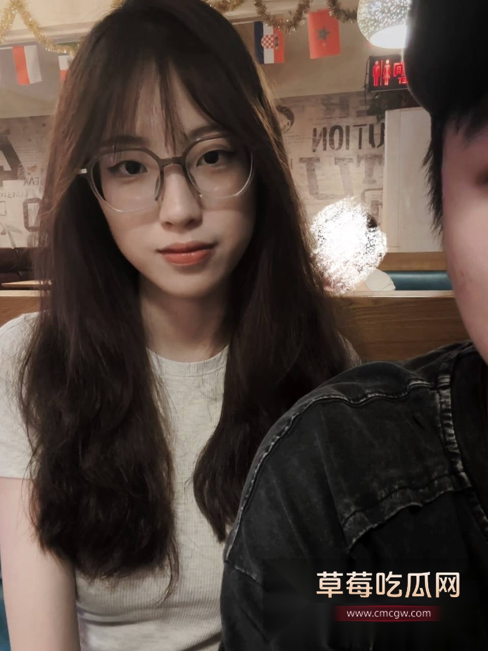 青岛黄海学院女大赵岚馨为了抓住帅气男友的心 天天与男友开蜜月套房啪啪 主动用奶子给男友比心 妥妥女舔狗！ 6