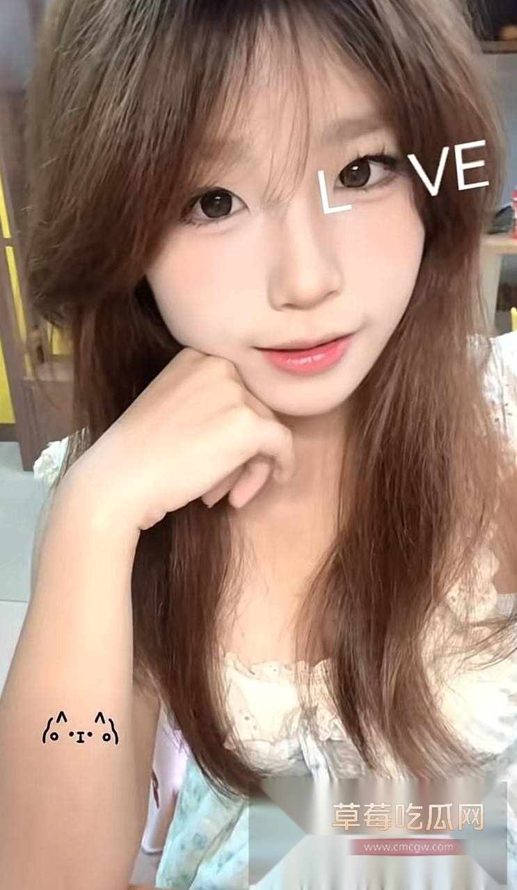 泉州闽南理工学院 晗堡包 恋爱期间为取悦男友 私拍发骚视频给男友撸管用 甚至同意男友拍摄性爱过程 分手后惨遭曝光！ 1