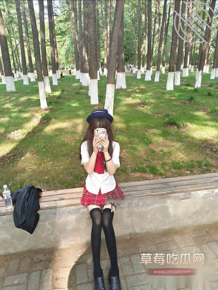 妹妹今天穿了个水手服的情趣内衣 4 妹妹今天穿了个水手服的情趣内衣 4