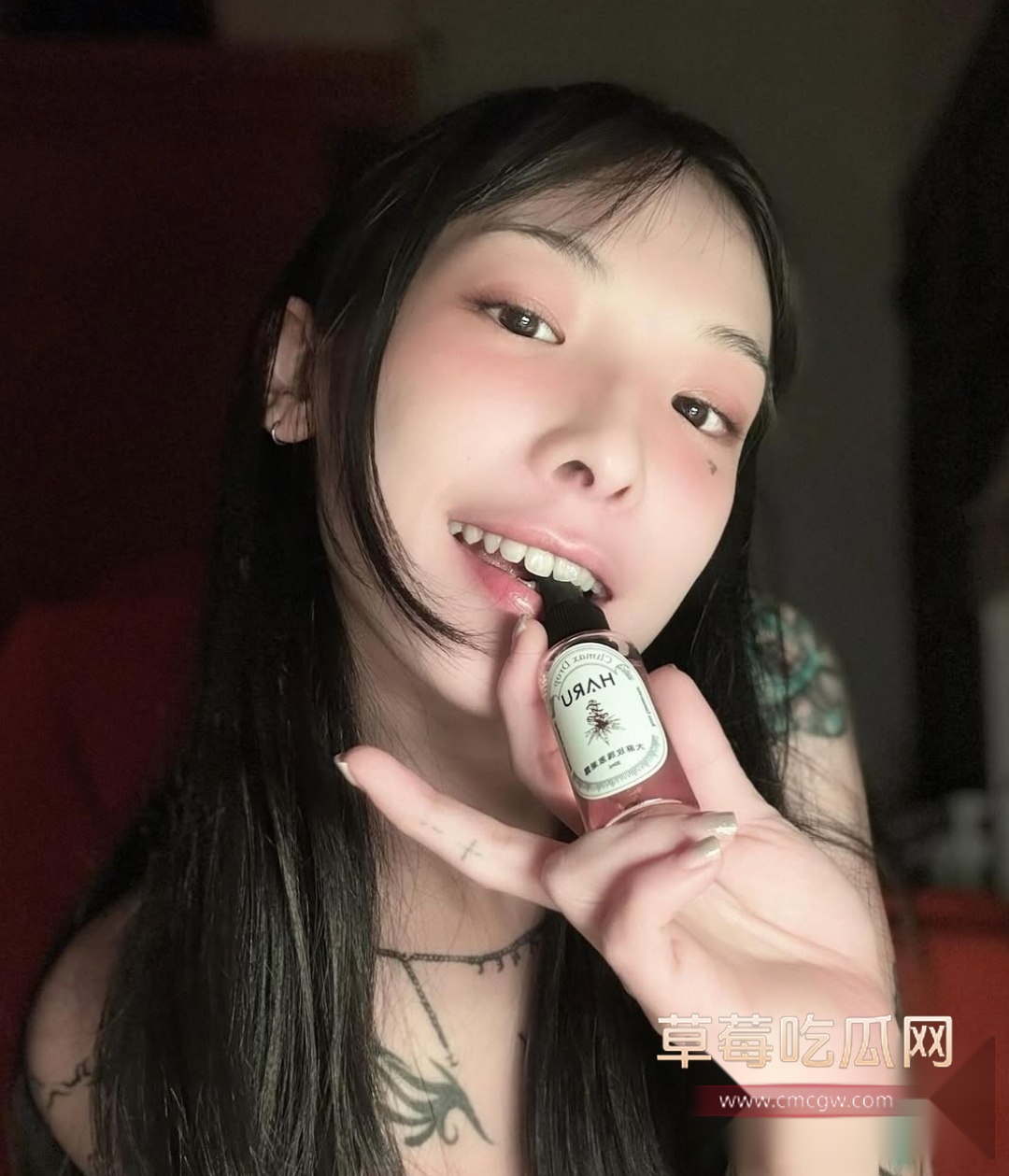 狂热纹身视频博主路奈自拍给男友的露脸裸照 1 狂热纹身视频博主路奈自拍给男友的露脸裸照 1