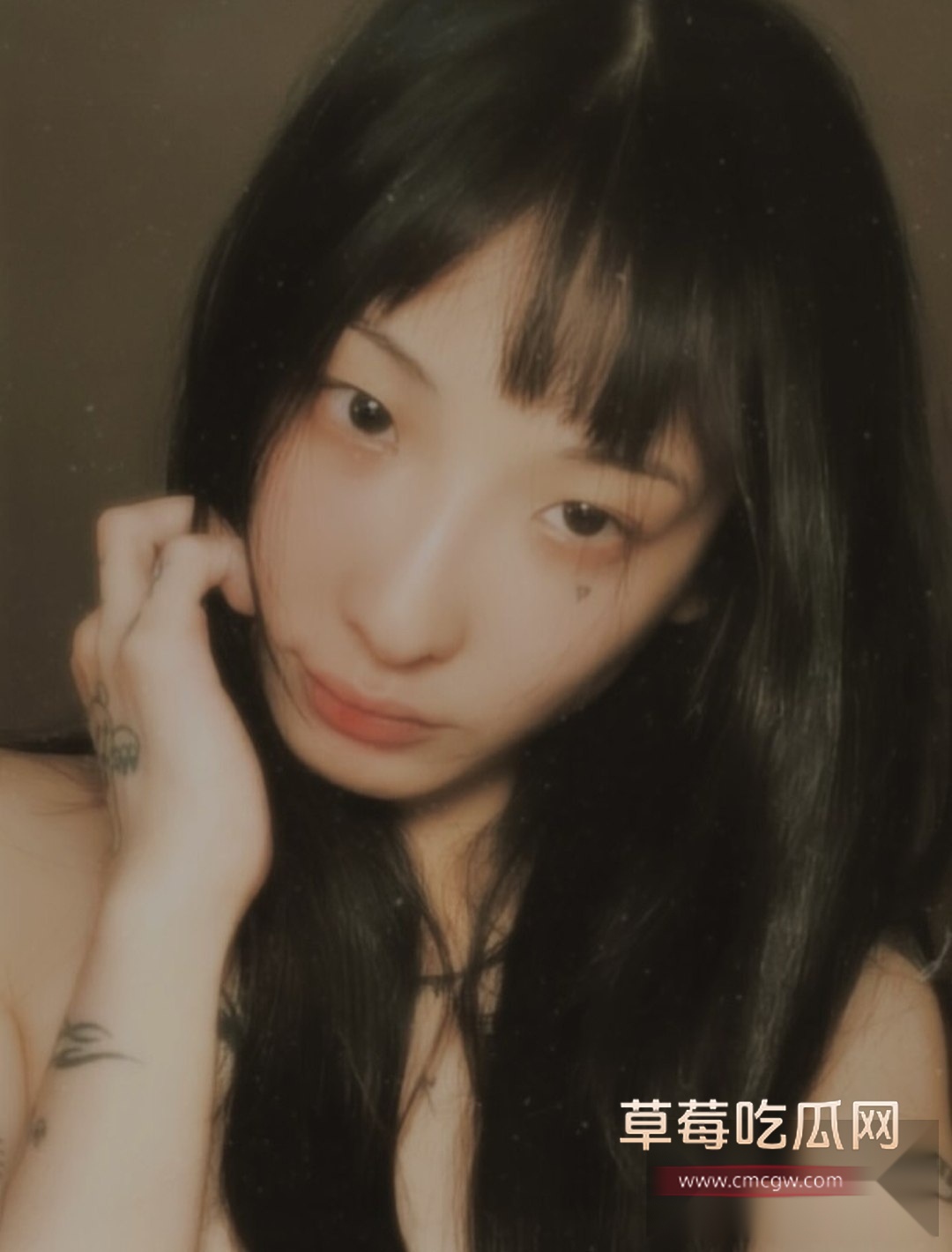 狂热纹身视频博主路奈自拍给男友的露脸裸照 4 狂热纹身视频博主路奈自拍给男友的露脸裸照 4