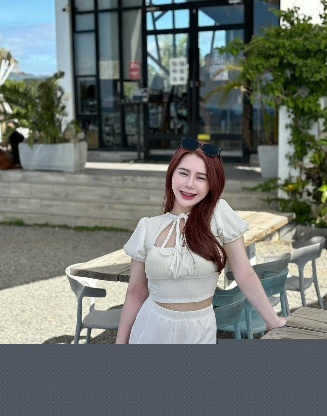 巨乳网美洪七露脸深喉 10