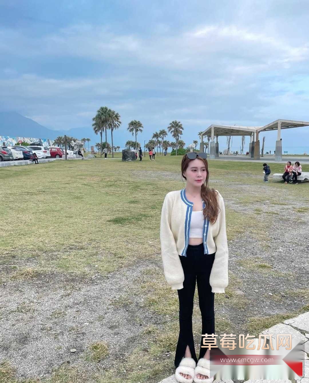 巨乳网美洪七露脸深喉 11