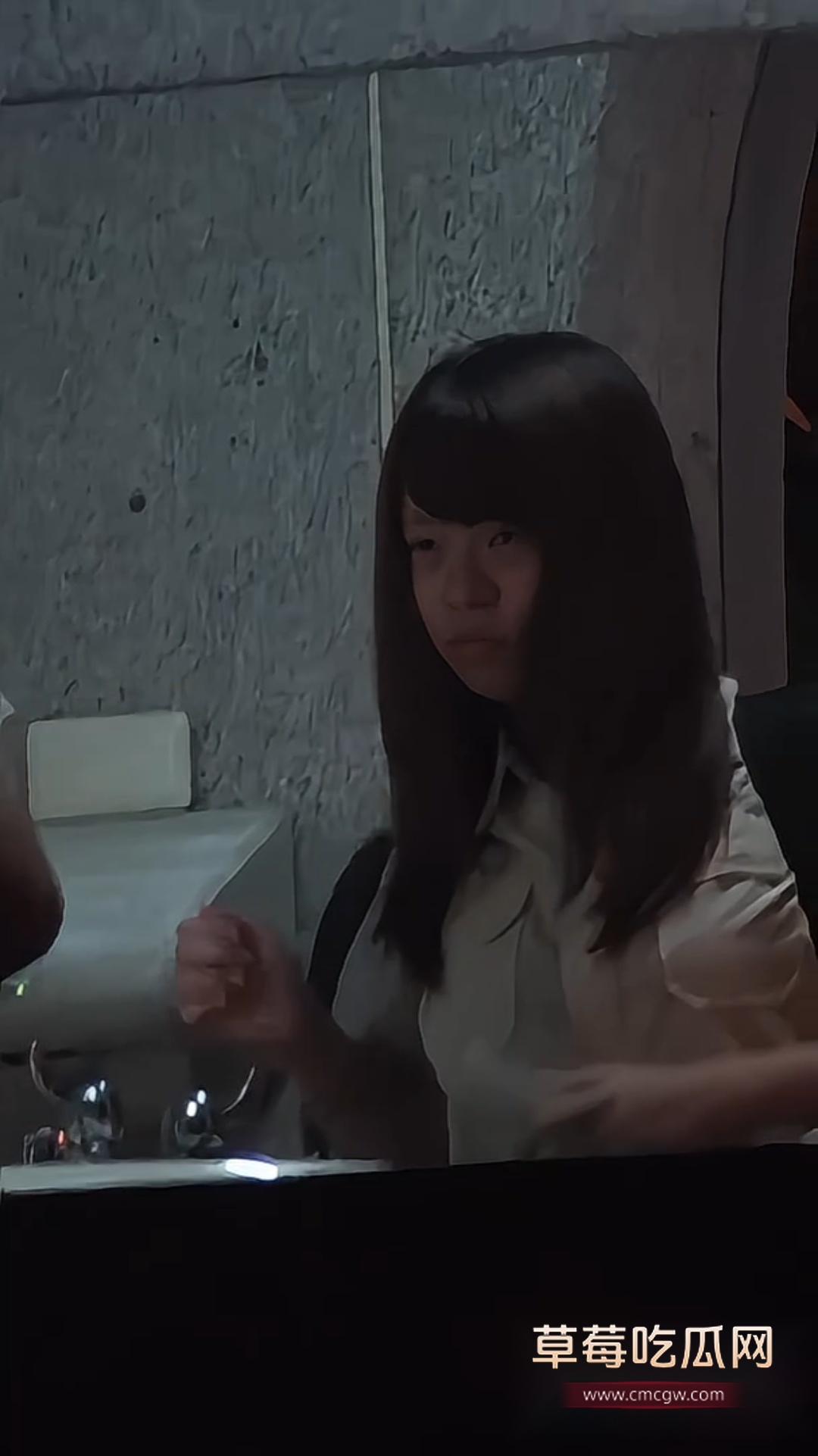 偷拍小情侣厕所性爱 2