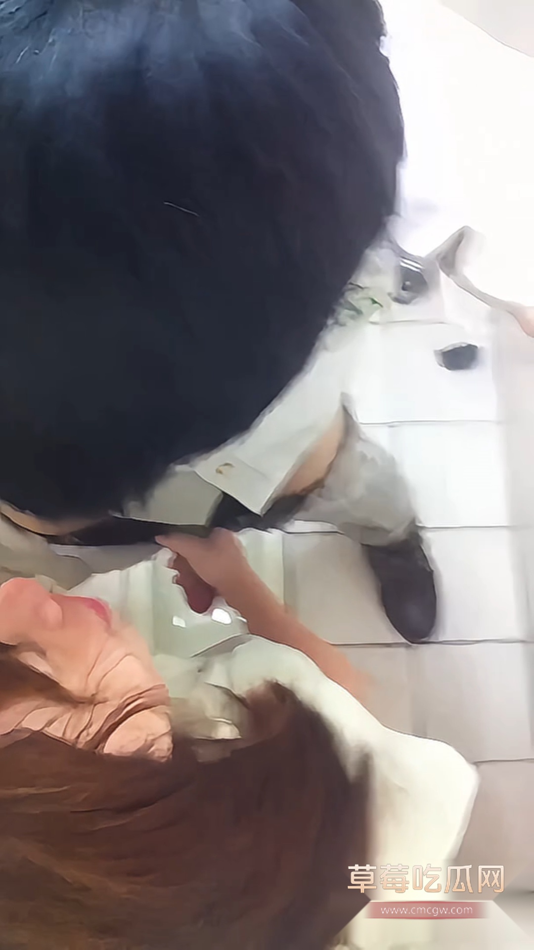 偷拍小情侣厕所性爱 5