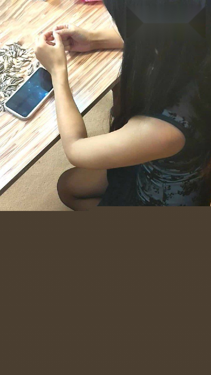 海角社区相依为命的母子精彩作品1