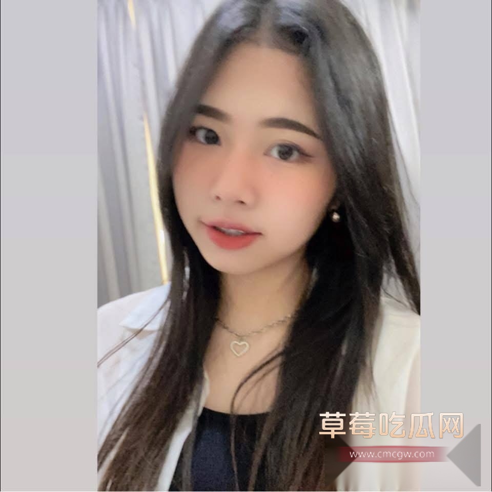 南京极品人妻邓丽娜工作期间与老板偷情上床 奶头上夹铃铛被大屌爆干 被内射后还要被扩阴检查储存精液情况！ 6