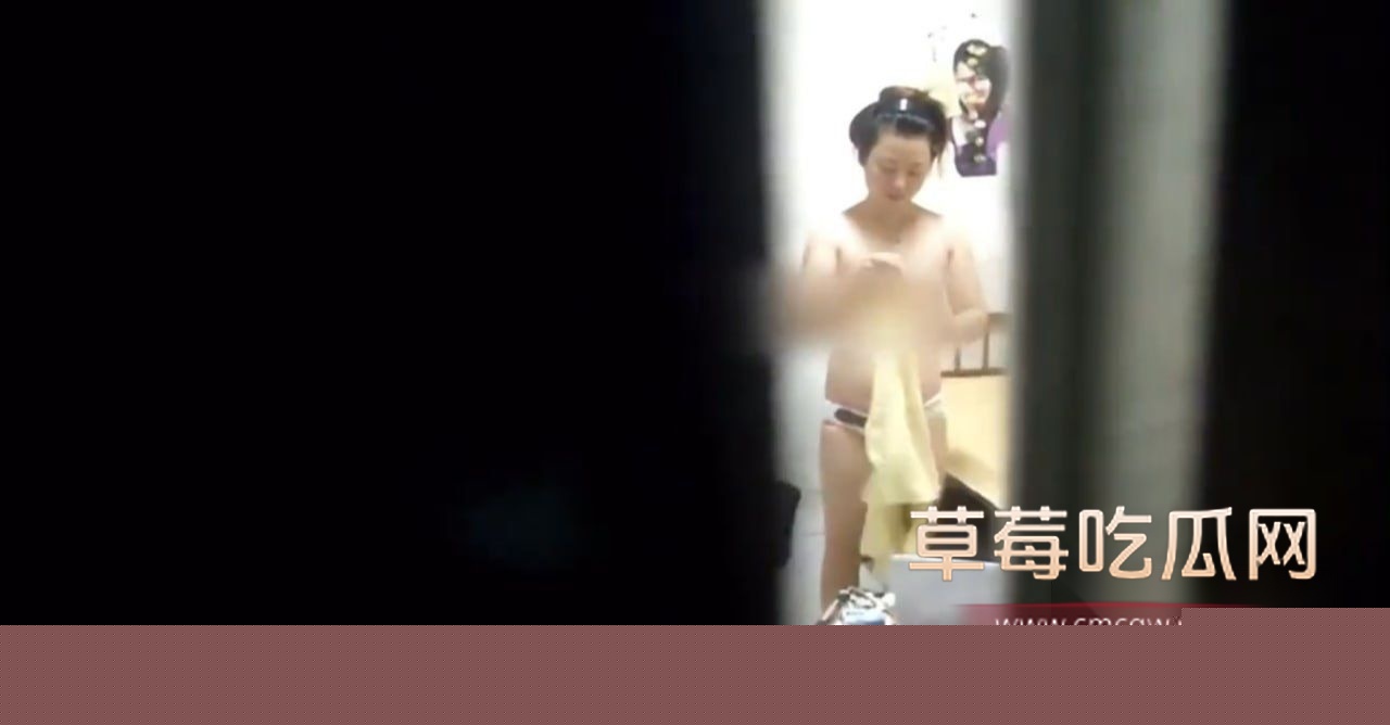 河北技校一名男生夜闯女寝偷窥2 河北技校一名男生夜闯女寝偷窥2