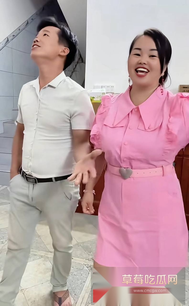 抖音6.5w粉丝乡村网红广西二姐深夜录下自己自嗨抠逼全过程 手速之快堪比摇花手现场 可惜一朝被泄露 其抖音成求片资源站！ 2