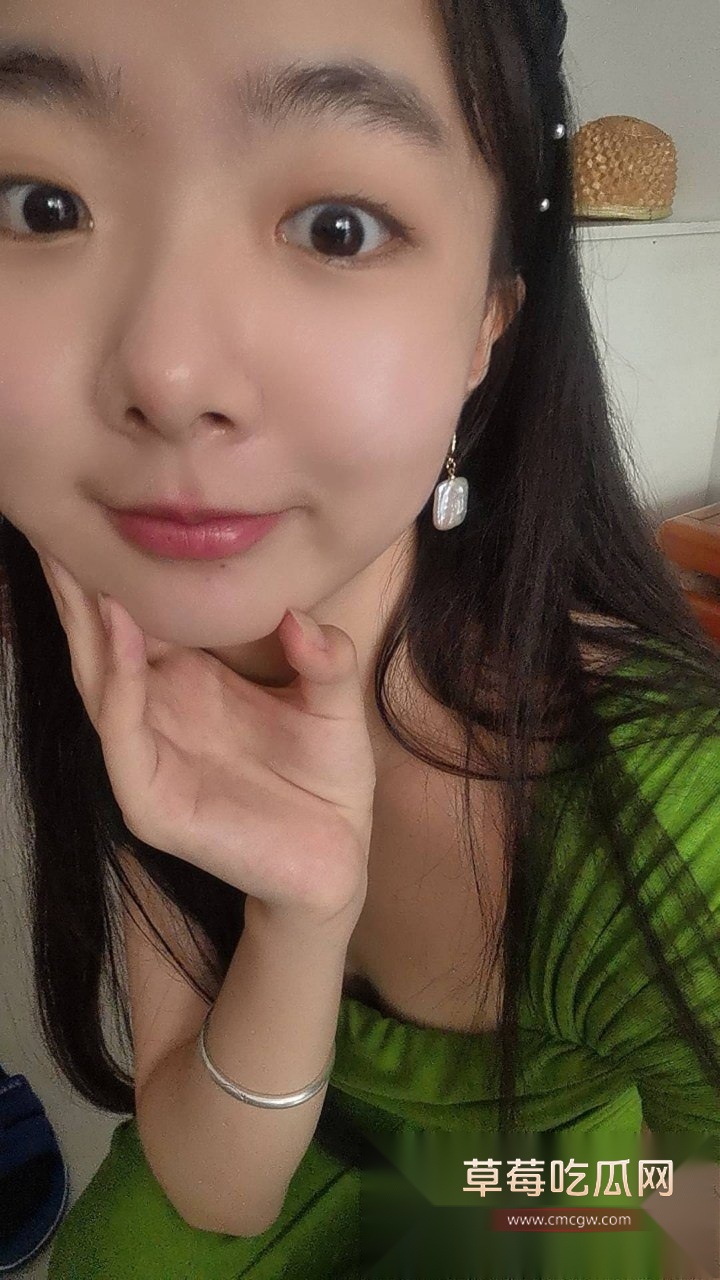 新疆乌鲁木齐汉子婊汤佳瑞被男闺蜜泄露母狗身份 其视频裸聊视频尽显骚浪贱本性 嘴里说着男人都是兄弟 其实就爱勾引兄弟! 9 新疆乌鲁木齐汉子婊汤佳瑞被男闺蜜泄露母狗身份 其视频裸聊视频尽显骚浪贱本性 嘴里说着男人都是兄弟 其实就爱勾引兄弟! 9