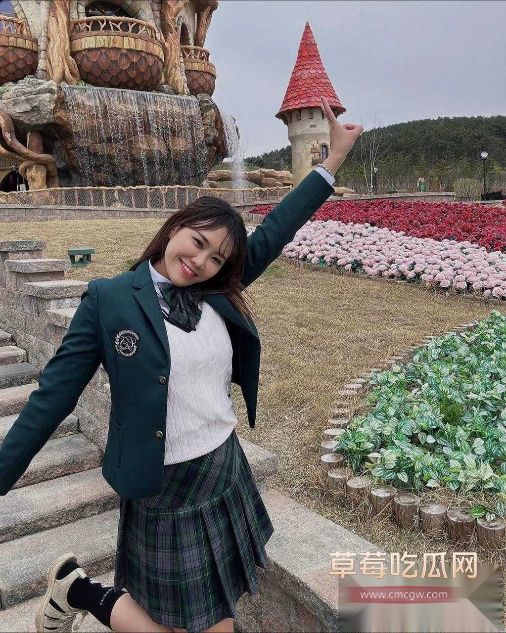 极品白虎美女护士颜嘉柔与男友自拍性交视频被修手机店不小心泄露 平日里的温柔护士成风骚求屌操的母狗 床上大喊男友的“鸡巴好烫！” 4