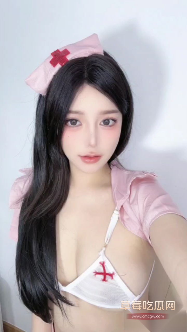 推特清纯齐刘海美女博主 清纯梦梦子 私密露点视图流出 性感护士内衣下是黝黑的乳头 期待她更大尺度流出！ 17