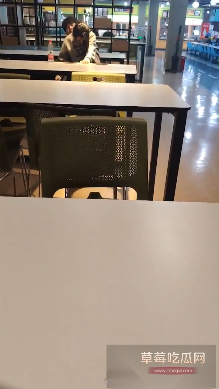 大学小情侣被人偷拍 餐桌旁进行激情女上位骑鸡运动 丑逼男友忘情亲吻妹子耳垂 真比黄片男女主角还骚浪! 3 大学小情侣被人偷拍 餐桌旁进行激情女上位骑鸡运动 丑逼男友忘情亲吻妹子耳垂 真比黄片男女主角还骚浪! 3