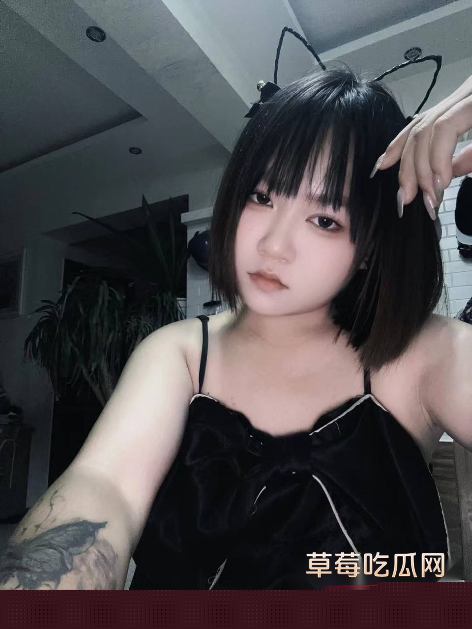 甘肃嘉峪关气质女销售徐璐被曝私下与客户进行钱色交易 私拍扒逼视频勾引客户下单 骚的离谱！ 10