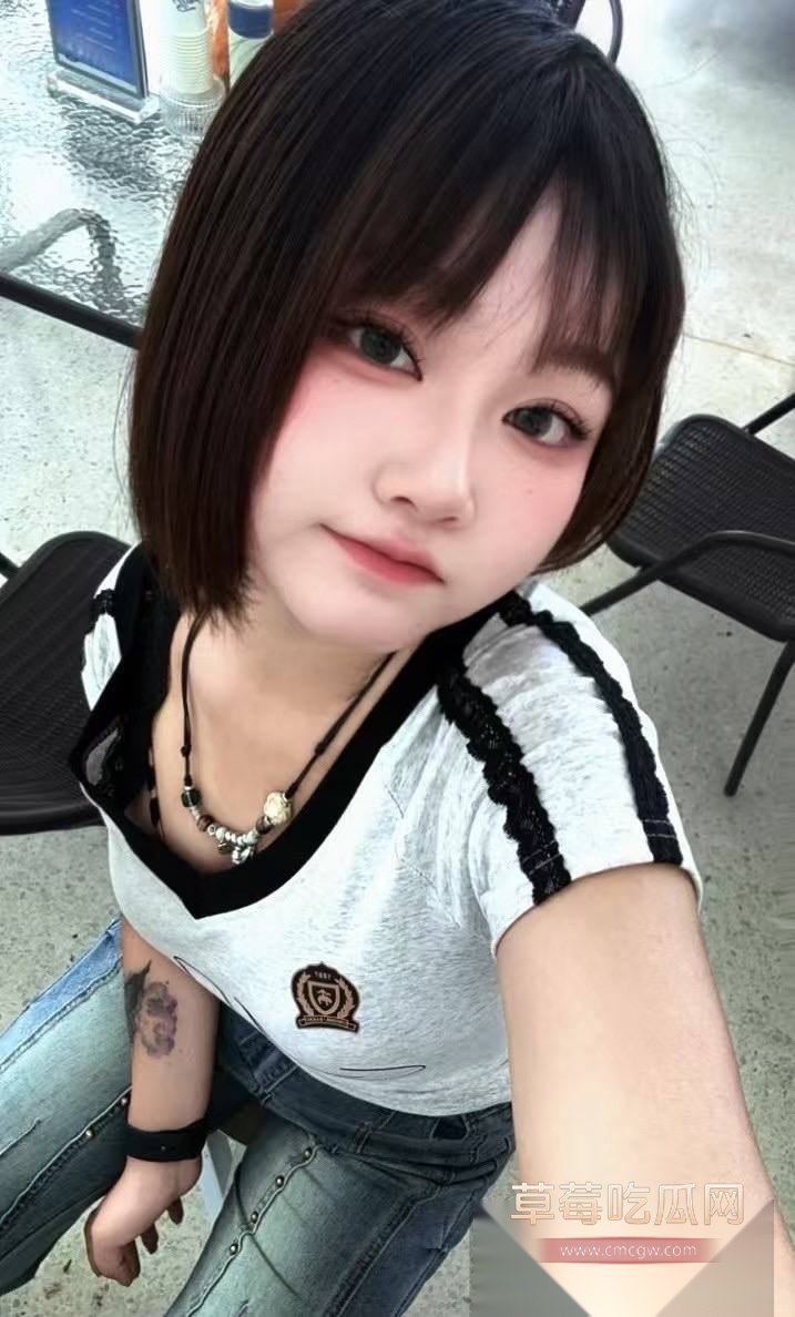 甘肃嘉峪关气质女销售徐璐被曝私下与客户进行钱色交易 私拍扒逼视频勾引客户下单 骚的离谱！ 16