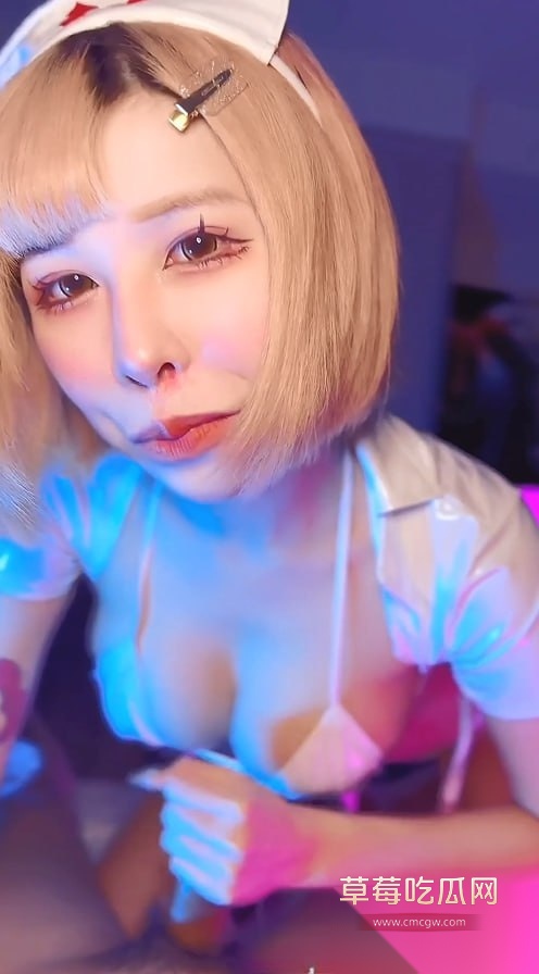 ChiChibae巨乳COSER小护士 10