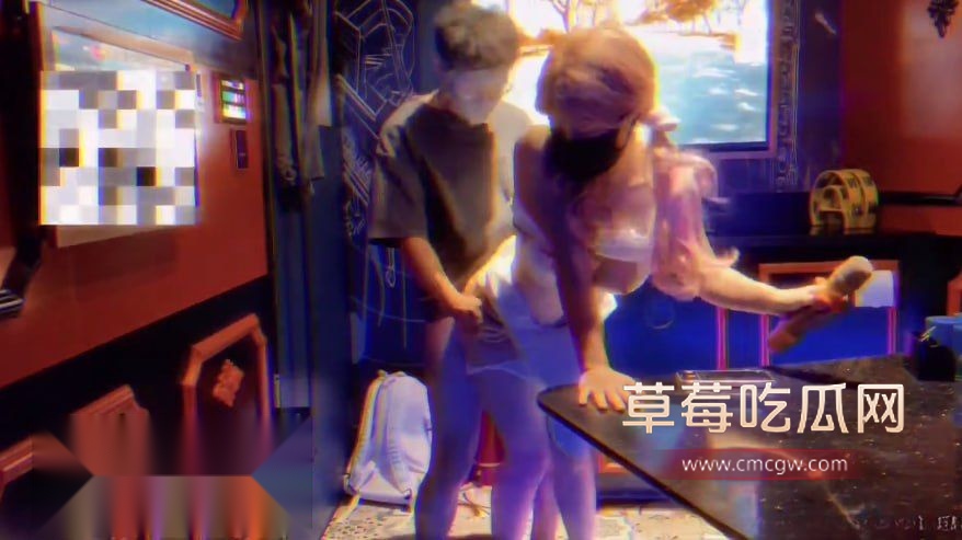 台湾美少女樱桃猫在KTV里的反差诱惑2 台湾美少女樱桃猫在KTV里的反差诱惑2